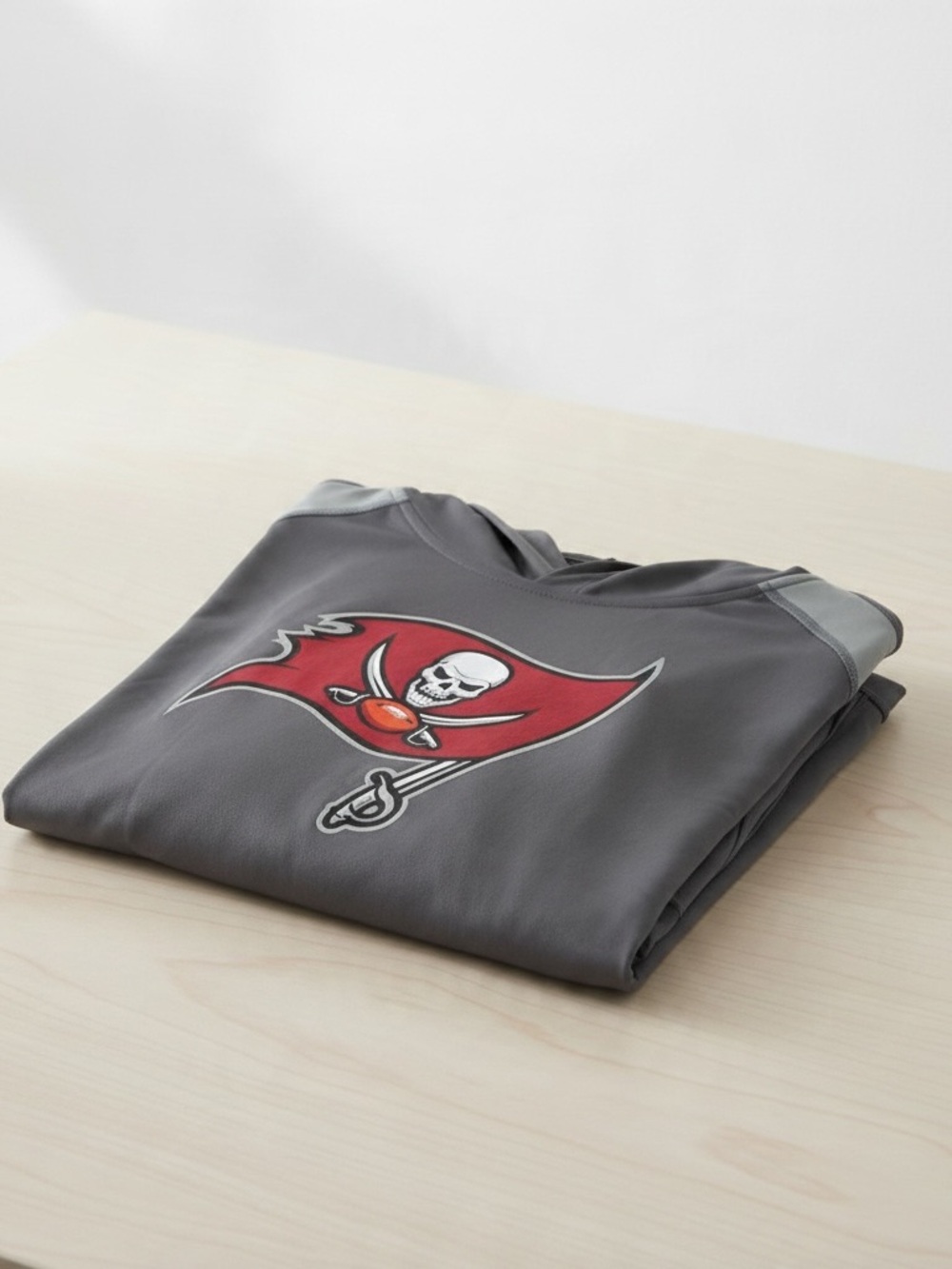 Fanatics Tampa Bay Buccaneers Performance Hooded Long Sleeve Shirt L